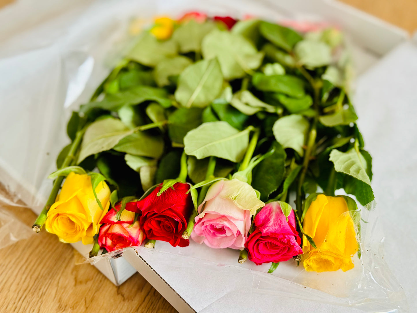 📮💐 Briefkastenstrauß "bunte Rosen"