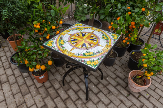 Handgefertigter Keramik-Tisch "Zitronen-Kompass weiß"